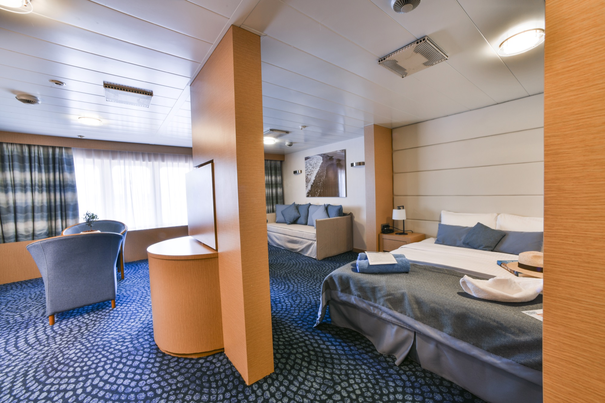 Celestyal Olympia Accommodation Junior Suite SJ 2.jpg